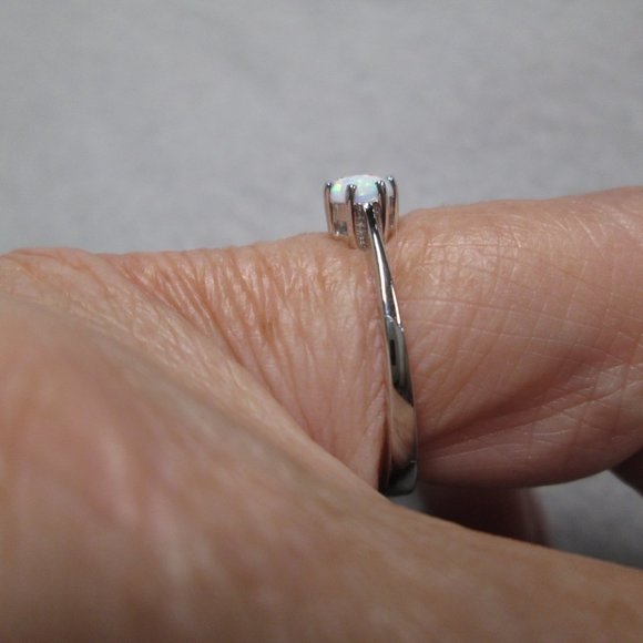 Dainty OPAL Ring>> Solid 925 Sterling Silver>Minimalist,Non Tarnish,Opal Ring - Picture 3 of 5